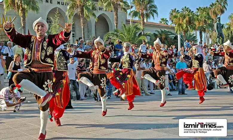 Turkish Culture and Traditions, Turkish men Dancing