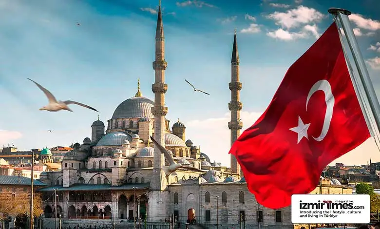 Recommended Places to Visit in Turkey, Istanbul city with turkey Flag