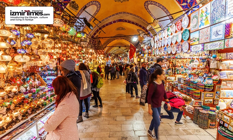 Turkish people buy things in shopping
