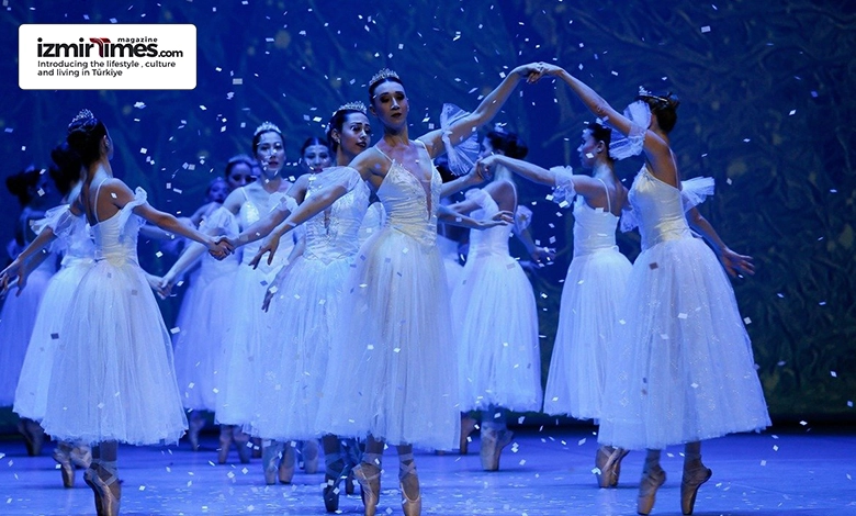 Women in Bride dress festival izmir